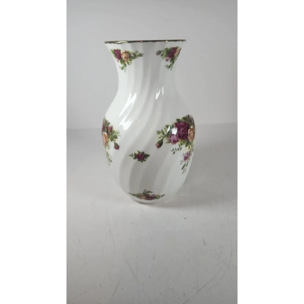 Royal Albert Old Country Roses Vase ~ Swirl Pattern 8